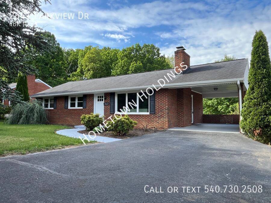 House for rent at 2641 Parkview Dr, Vinton, VA 24179