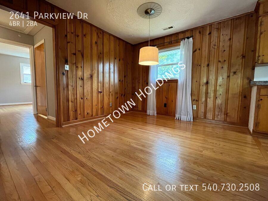 House for rent at 2641 Parkview Dr, Vinton, VA 24179