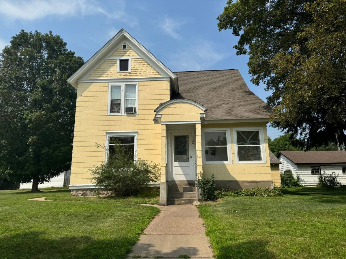 Apartment for rent at 324 N 3rd Ave, Wausau, WI 54401