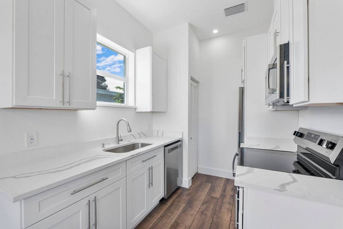 House for rent at 1573 W 16th St, West Palm Beach, FL 33404