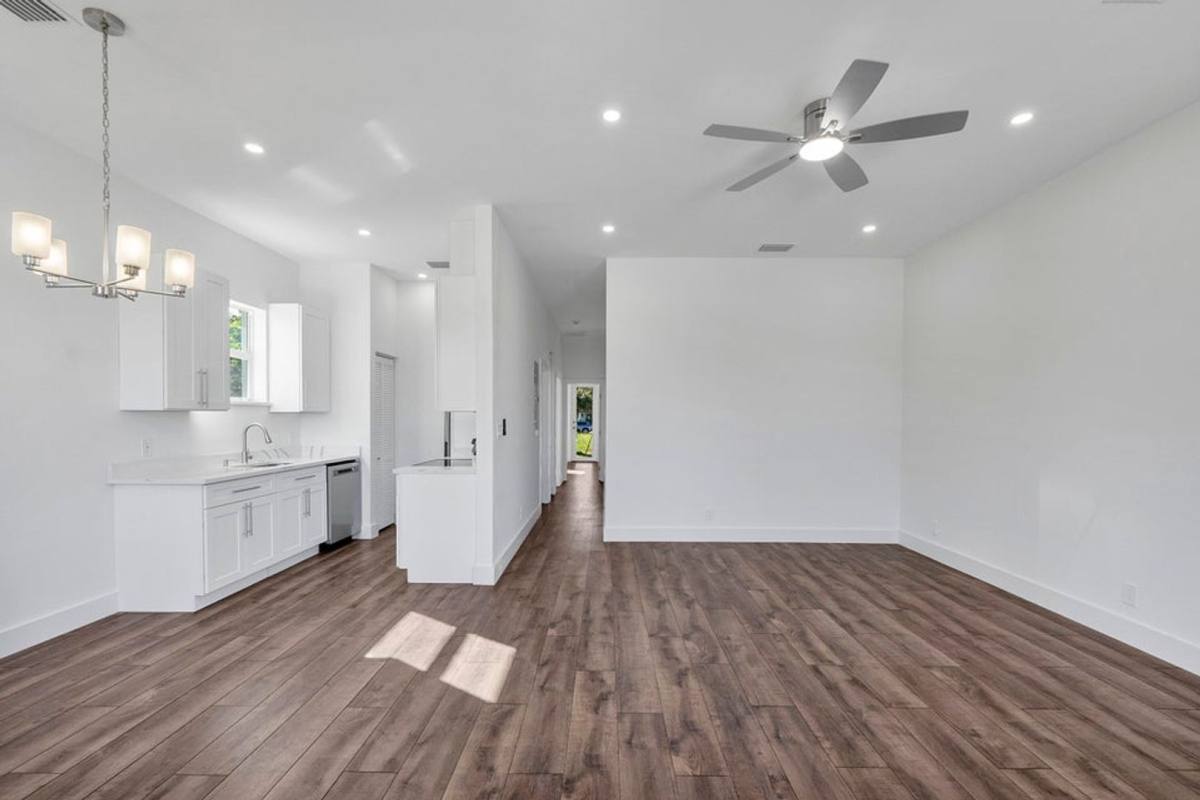 House for rent at 1573 W 16th St, West Palm Beach, FL 33404