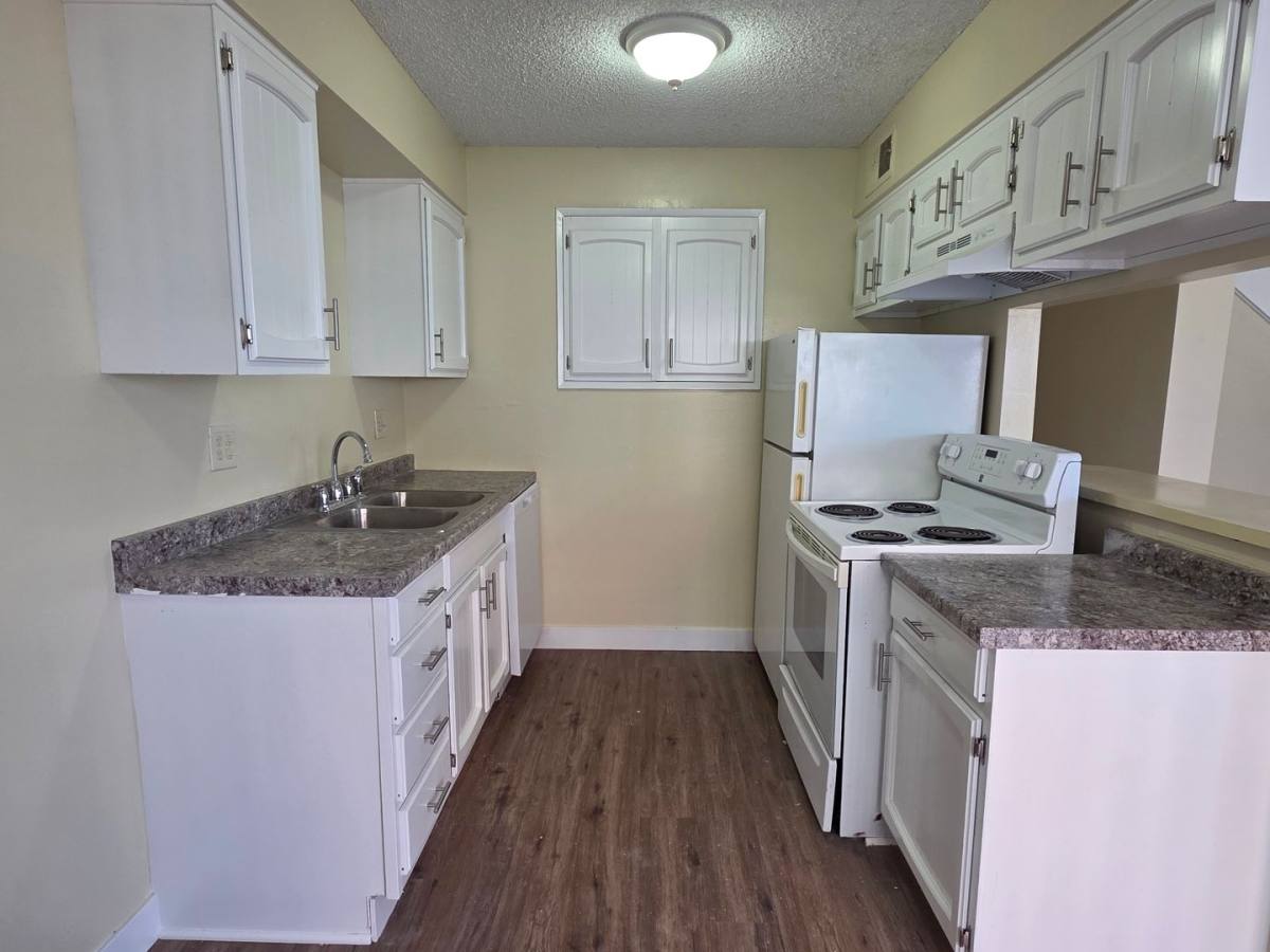 Apartment for rent at 3700 Soranno Ave, Bakersfield, CA 93309