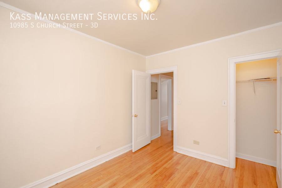 Apartment for rent at 10985 S Church St #3D, Chicago, IL 60643