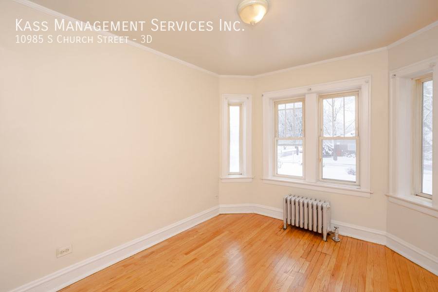 Apartment for rent at 10985 S Church St #3D, Chicago, IL 60643