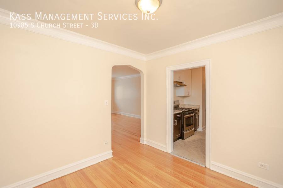 Apartment for rent at 10985 S Church St #3D, Chicago, IL 60643