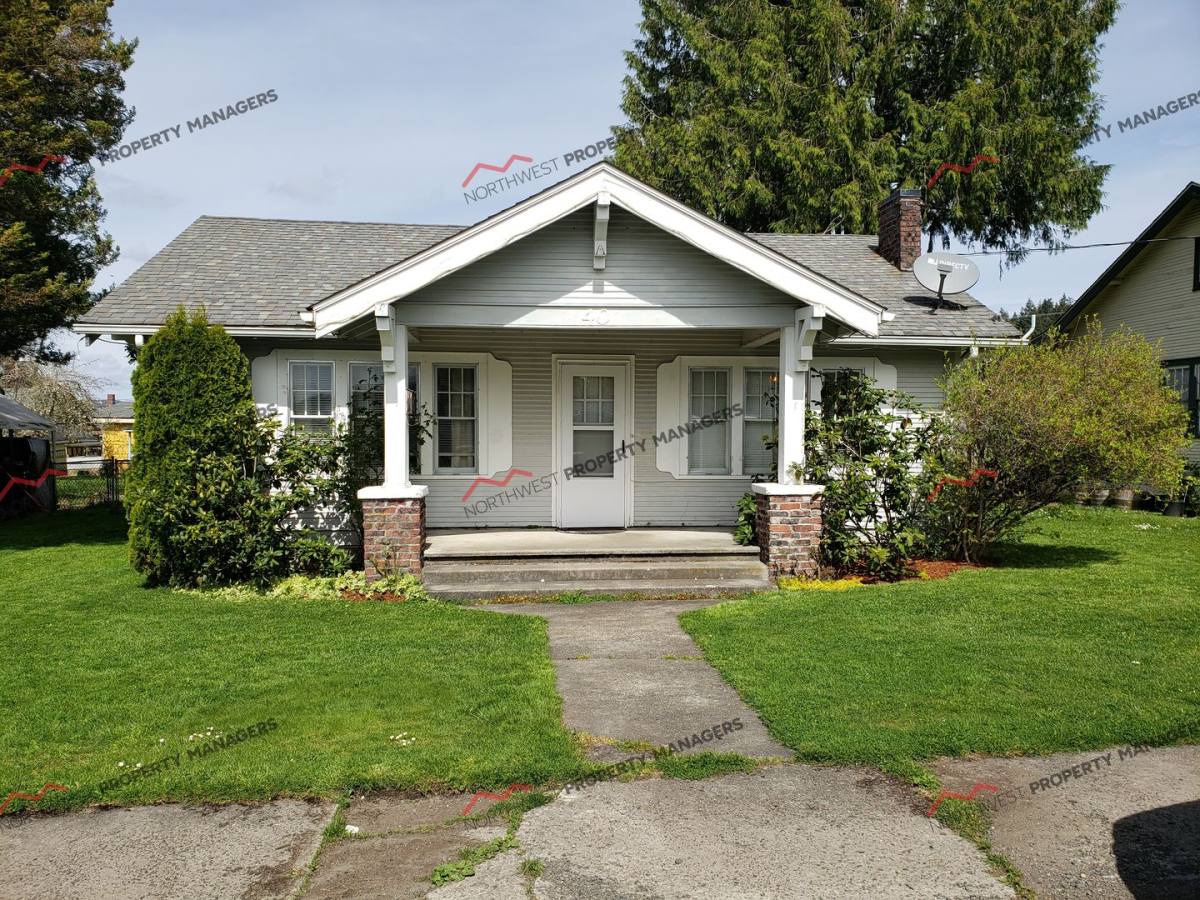 House for rent at 40 SW 5th St, Chehalis, WA 98532