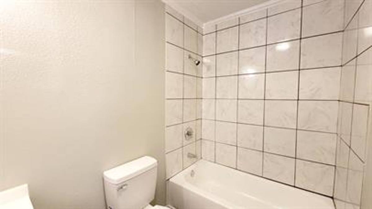 Apartment for rent at 403 Main St, Mount Vernon, TX 75457