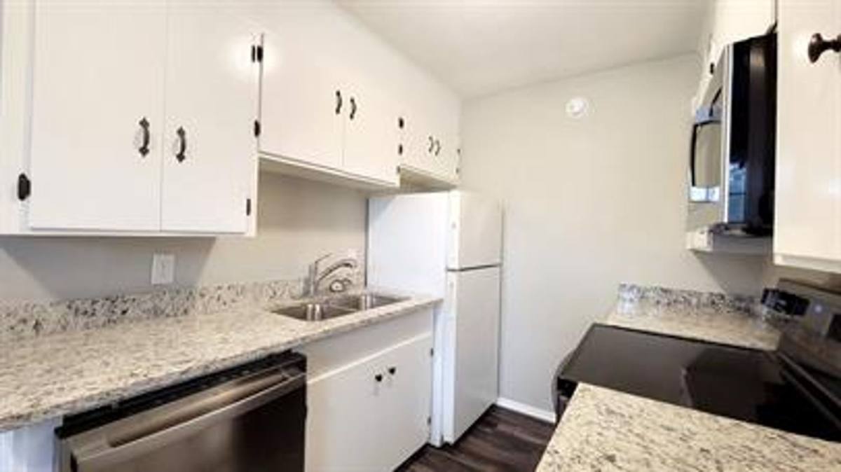 Apartment for rent at 403 Main St, Mount Vernon, TX 75457