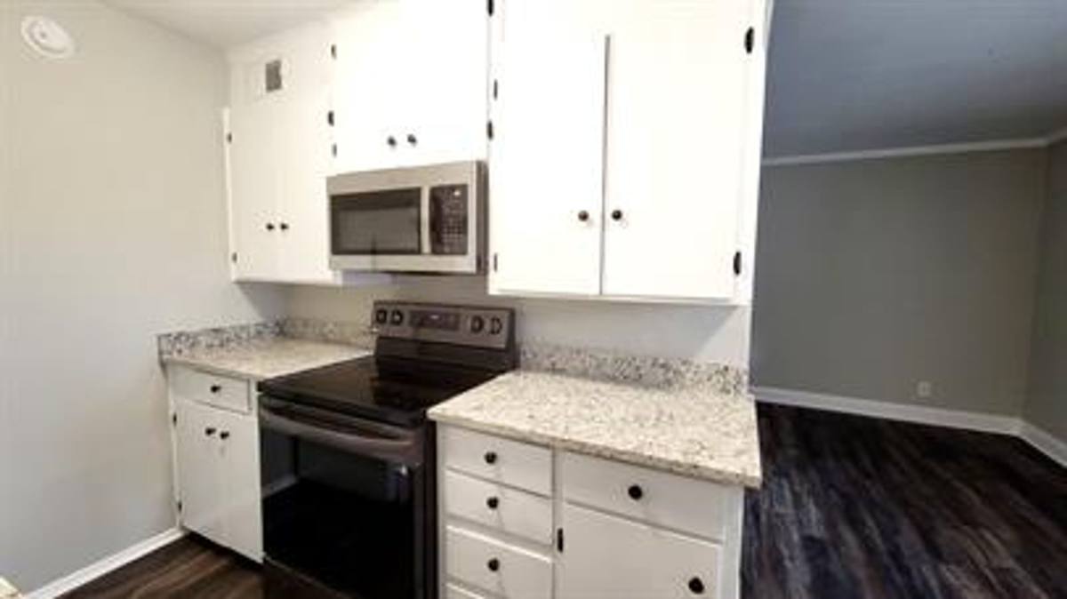 Apartment for rent at 403 Main St, Mount Vernon, TX 75457