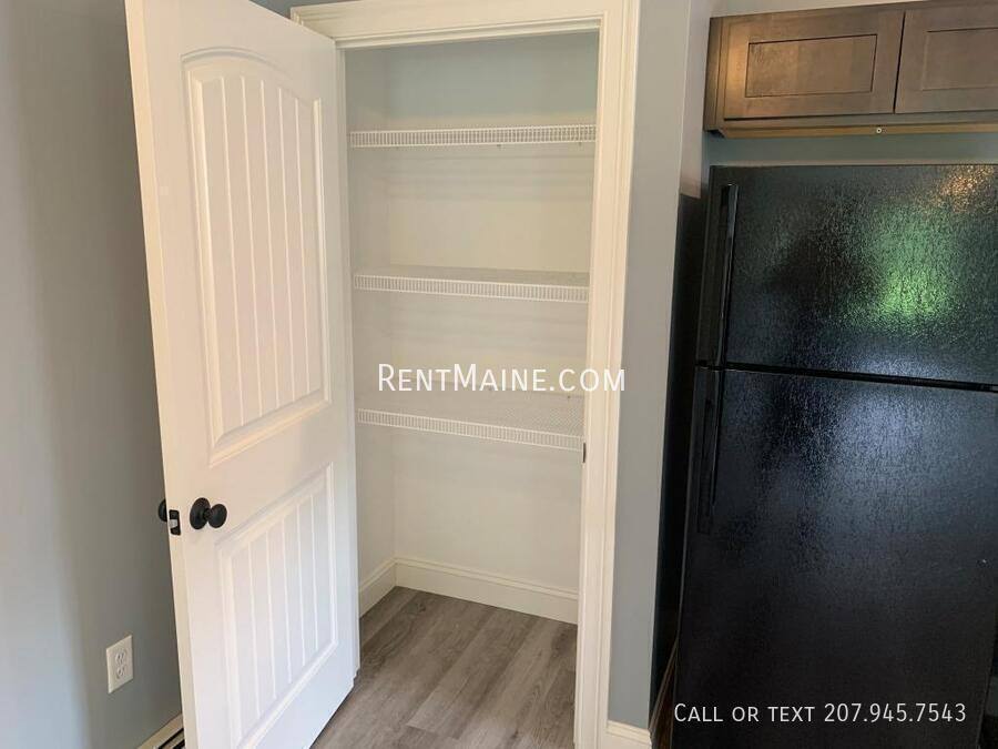 Apartment for rent at 17 Twin Oak Dr, Bangor, ME 04401
