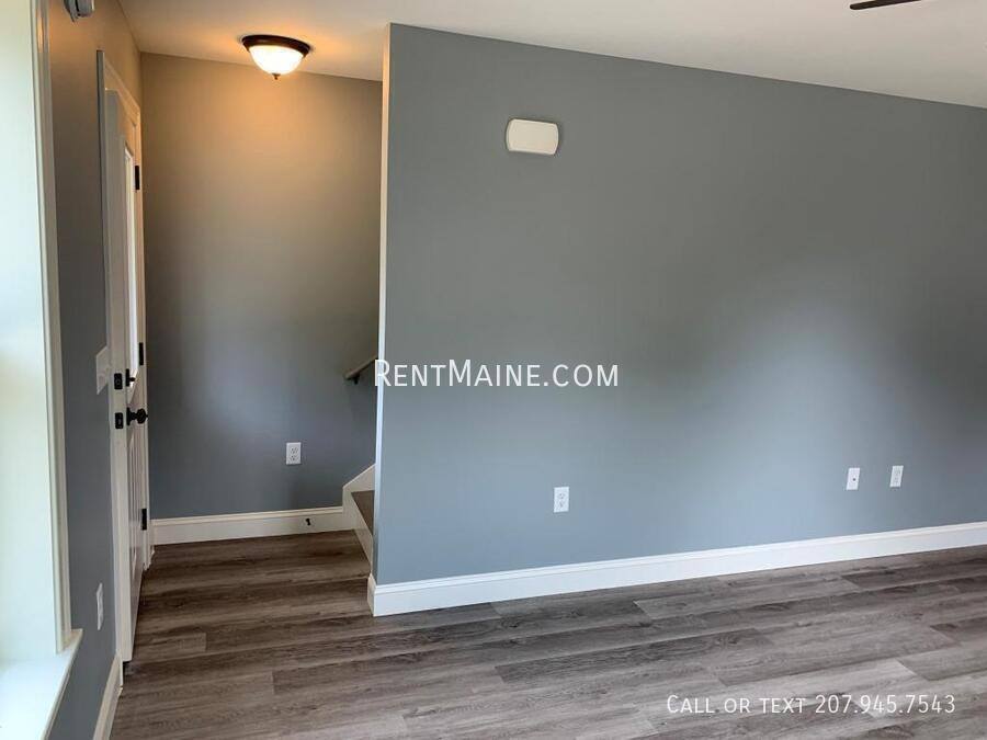 Apartment for rent at 17 Twin Oak Dr, Bangor, ME 04401