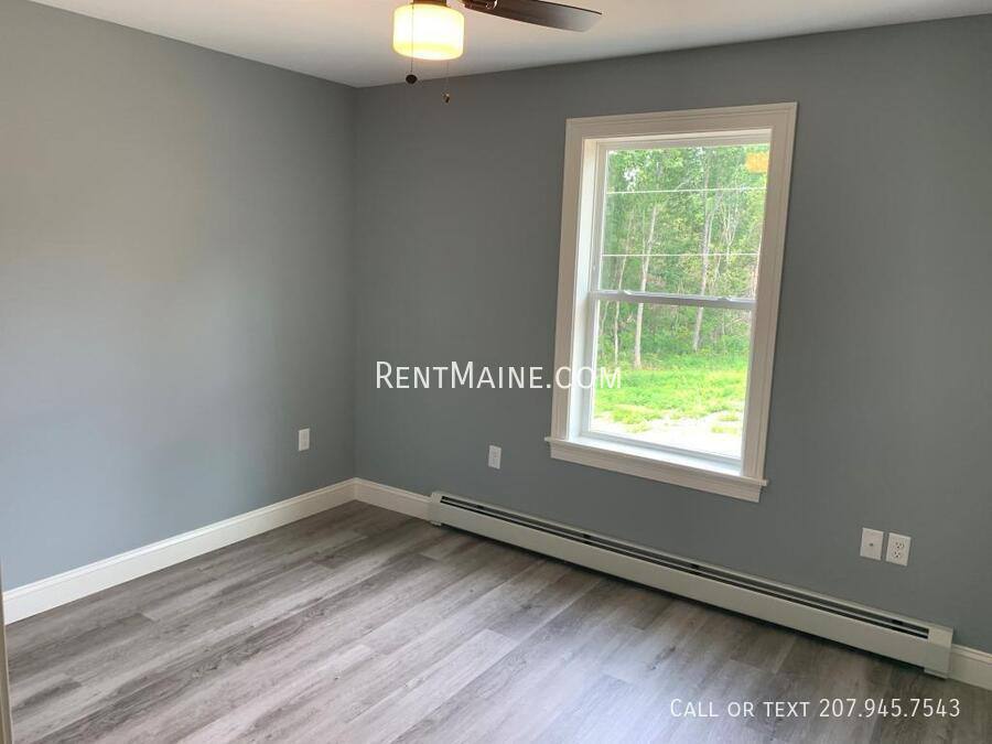 Apartment for rent at 17 Twin Oak Dr, Bangor, ME 04401
