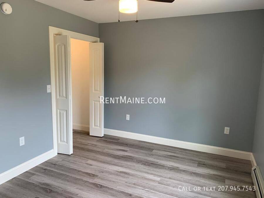 Apartment for rent at 17 Twin Oak Dr, Bangor, ME 04401