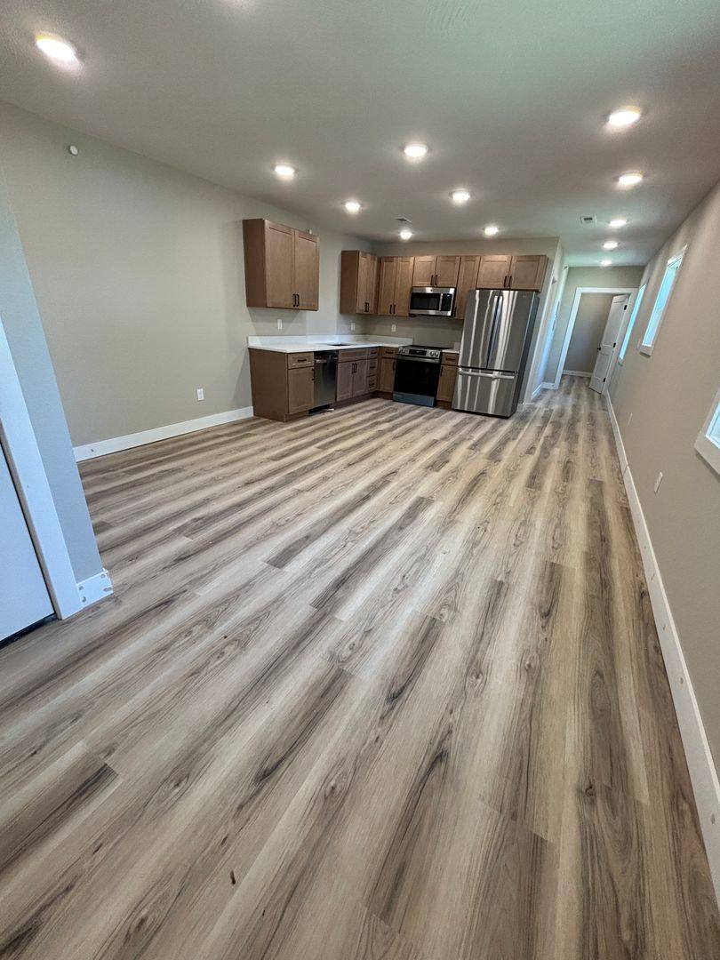 Apartment for rent at 106 E Sycamore St, Monett, MO 65708