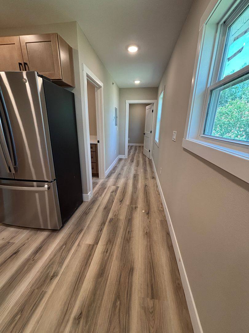 Apartment for rent at 106 E Sycamore St, Monett, MO 65708