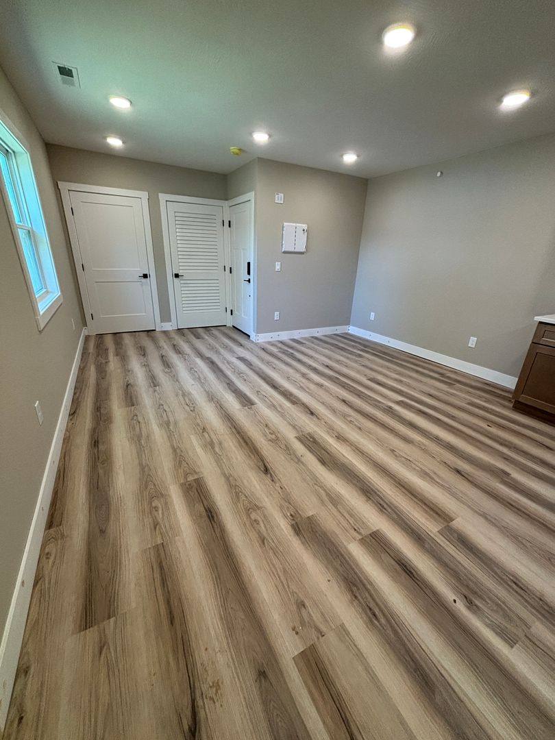 Apartment for rent at 106 E Sycamore St, Monett, MO 65708