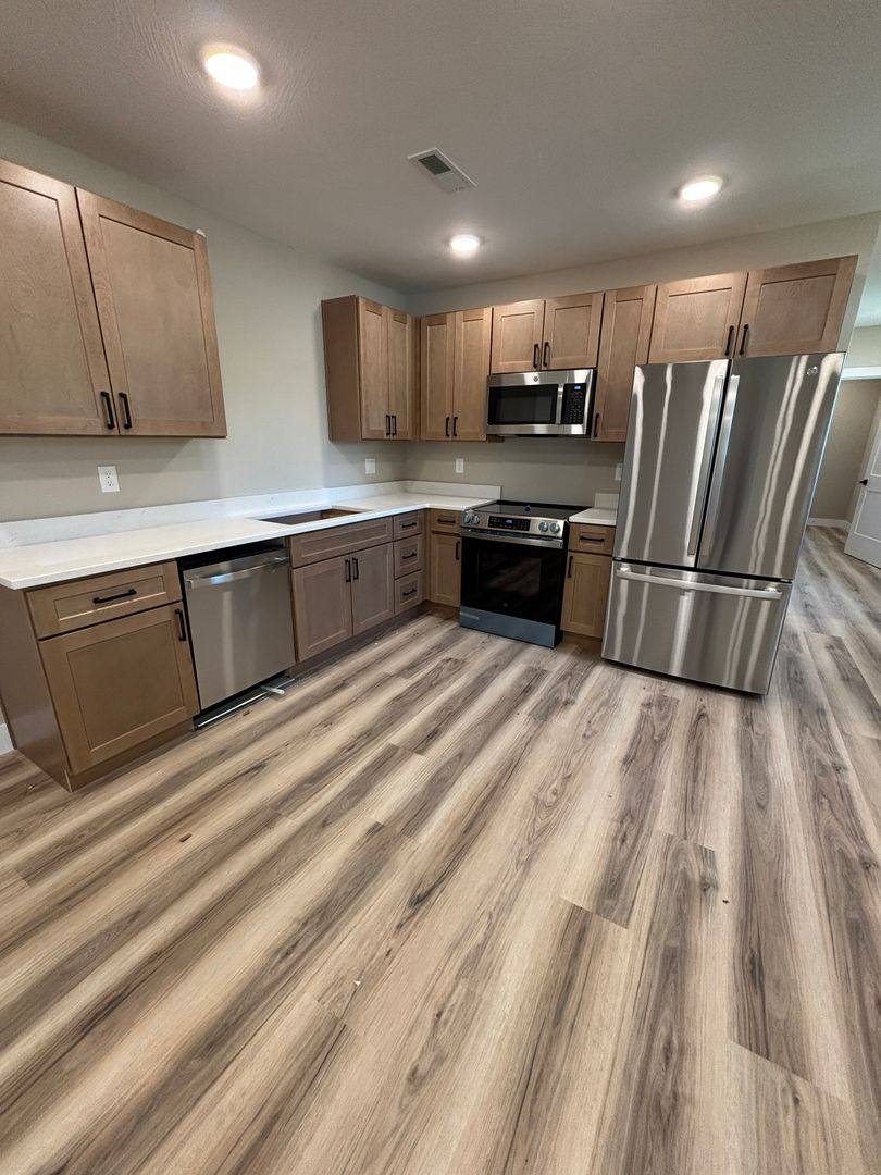 Apartment for rent at 106 E Sycamore St, Monett, MO 65708