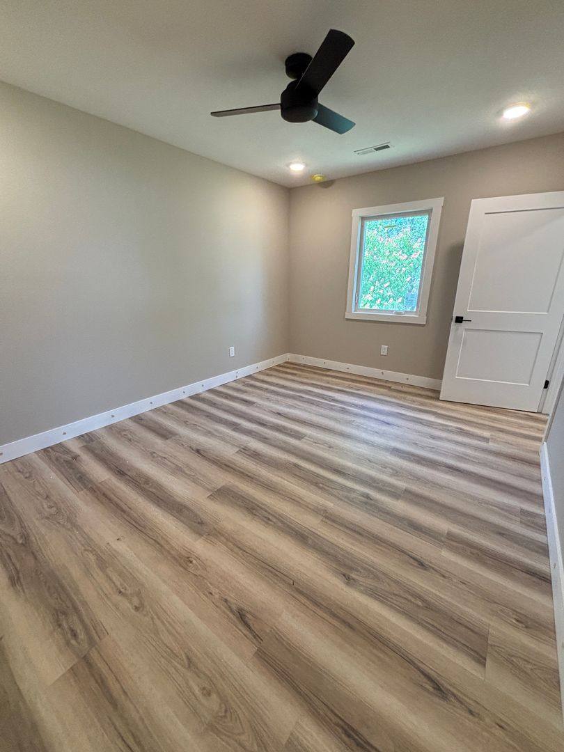 Apartment for rent at 106 E Sycamore St, Monett, MO 65708