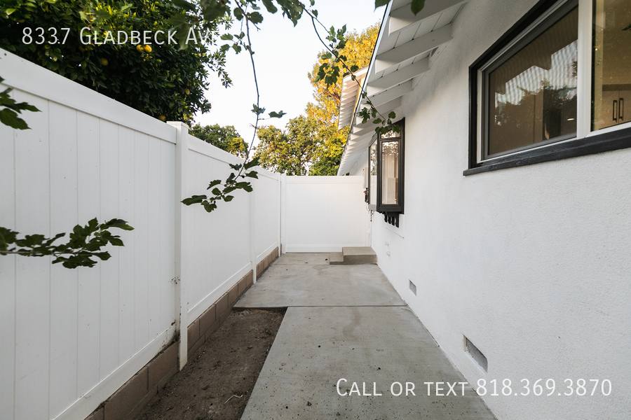 Condo for rent at 8337 Gladbeck Ave, Northridge, CA 91324