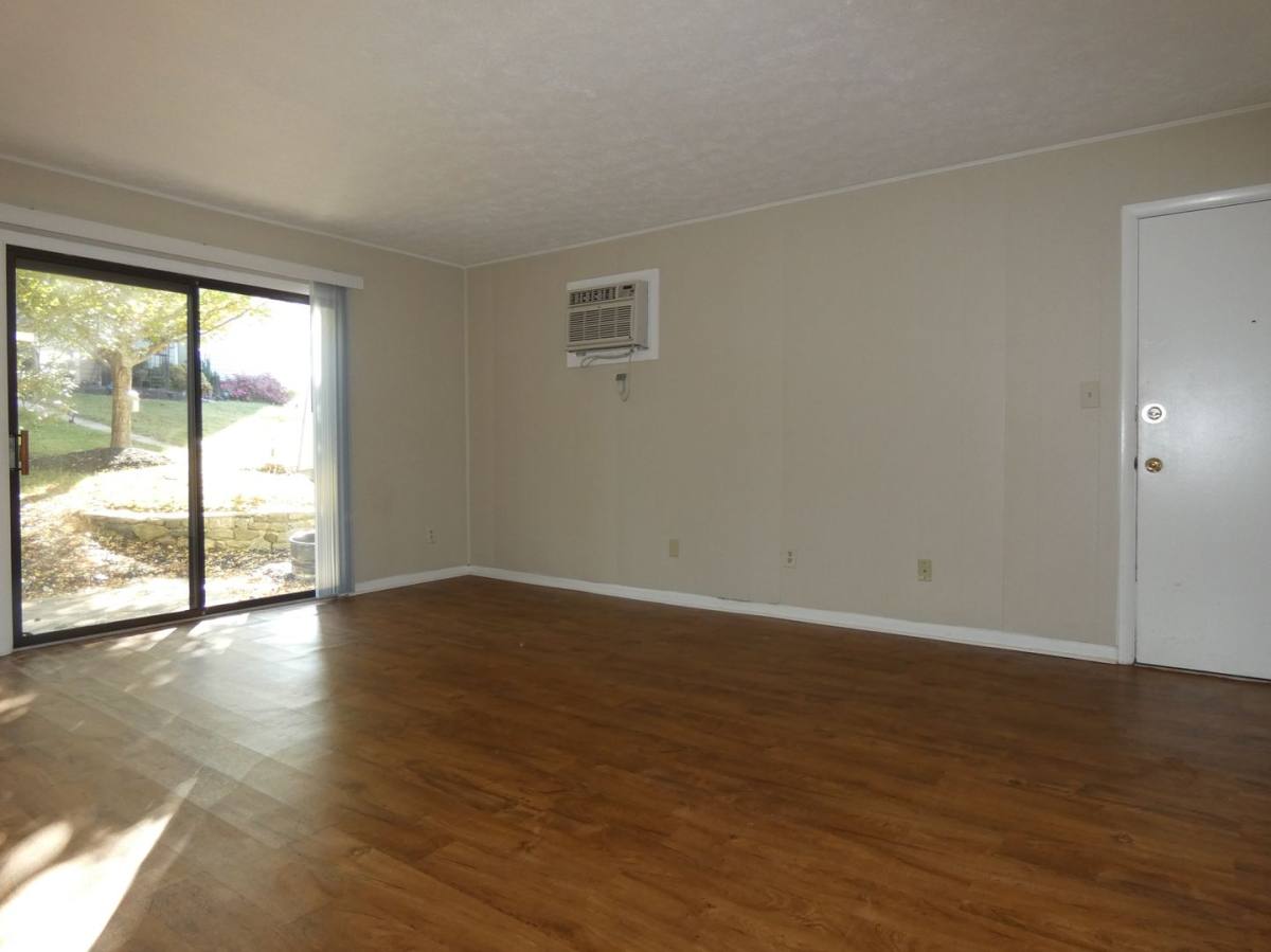 Apartment for rent at 105 S Main St, Weaverville, NC 28787