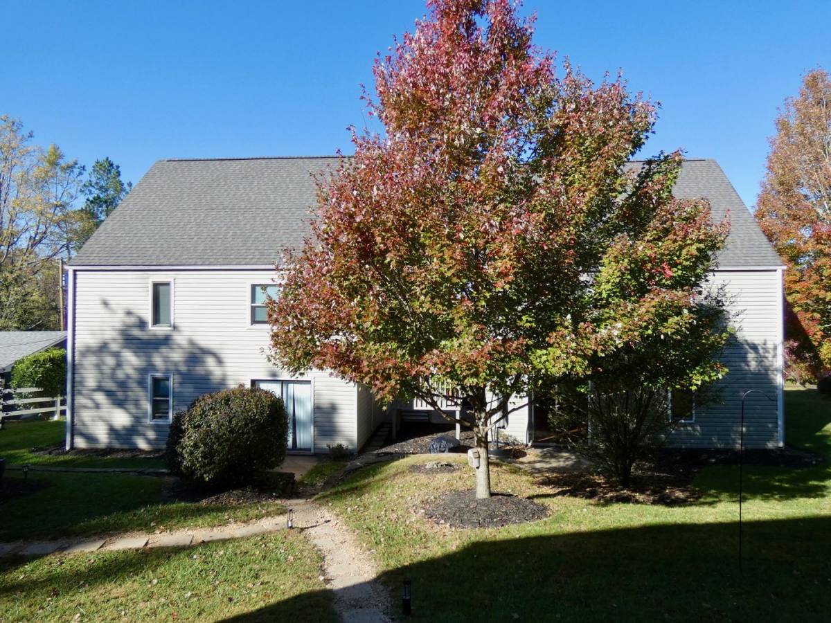 Apartment for rent at 105 S Main St, Weaverville, NC 28787