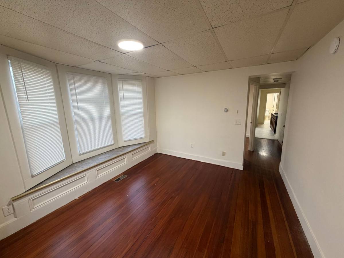 Apartment for rent at 225 Oakland St, Springfield, MA 01108