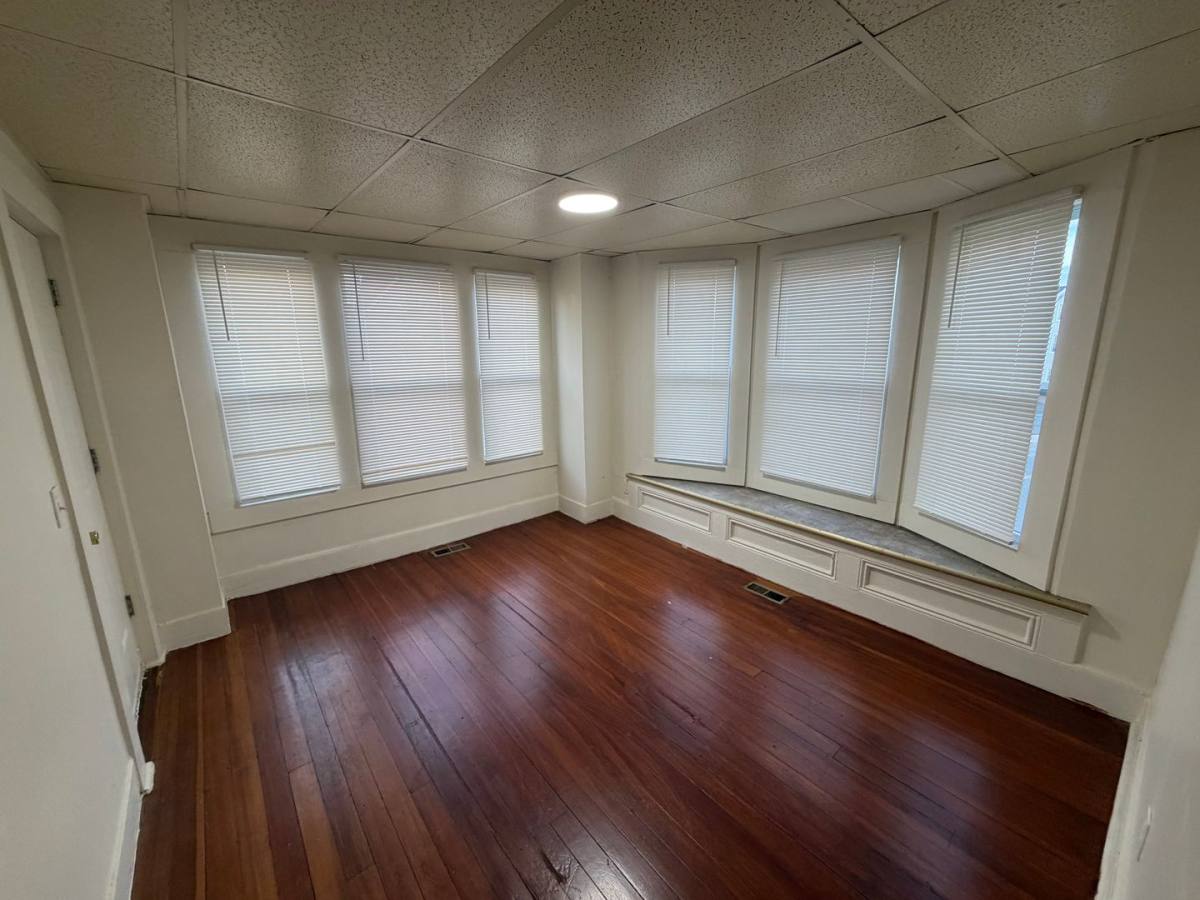 Apartment for rent at 225 Oakland St, Springfield, MA 01108
