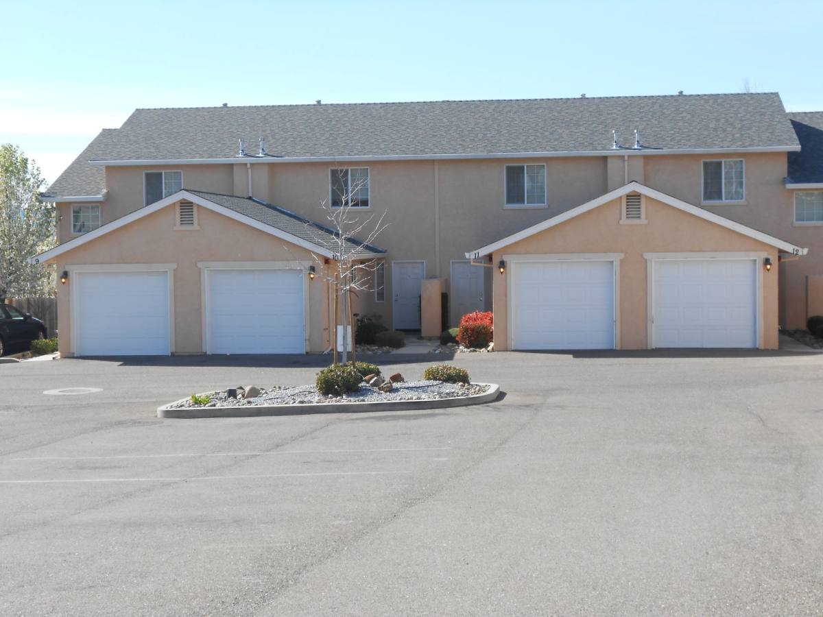Townhouse for rent at 1100 Brandon Court, Redding, CA 96003