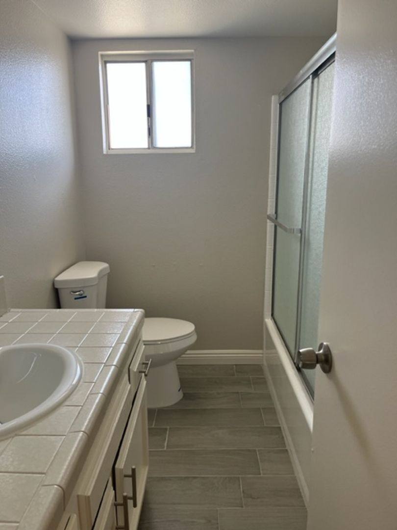 Apartment for rent at 3524 Ashe Road, Units A-C, Bakersfield, CA 93309