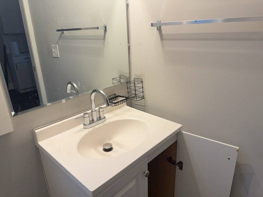 Apartment for rent at 1947 W 58th St Down #1, Cleveland, OH 44102