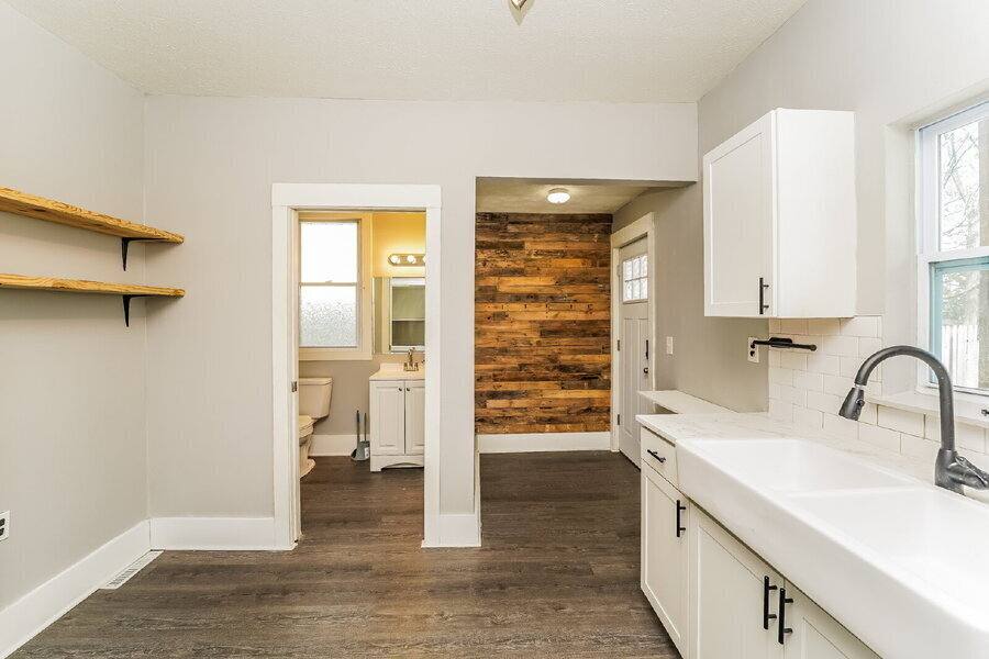 Apartment for rent at 1947 W 58th St Down #1, Cleveland, OH 44102
