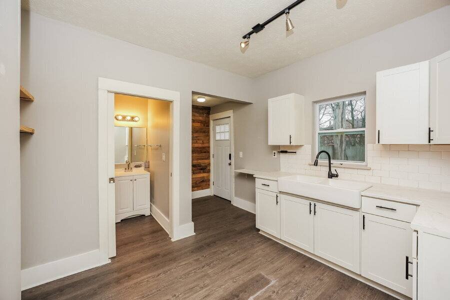 Apartment for rent at 1947 W 58th St Down #1, Cleveland, OH 44102