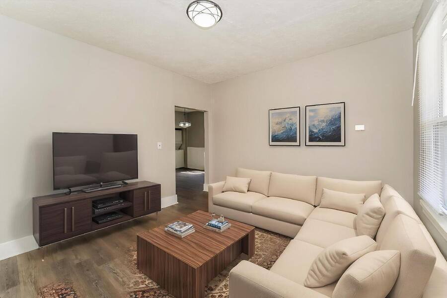 Apartment for rent at 1947 W 58th St Down #1, Cleveland, OH 44102