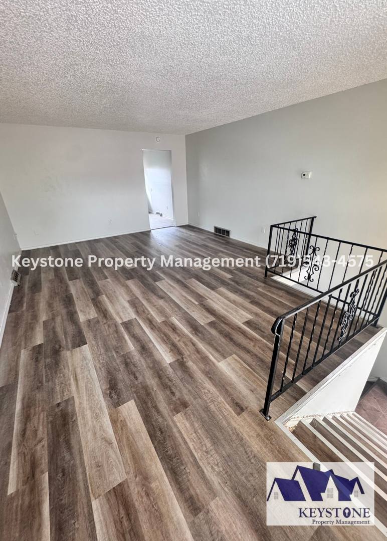 Townhouse for rent at 947 S Honeysuckle Dr, Pueblo, CO 81007