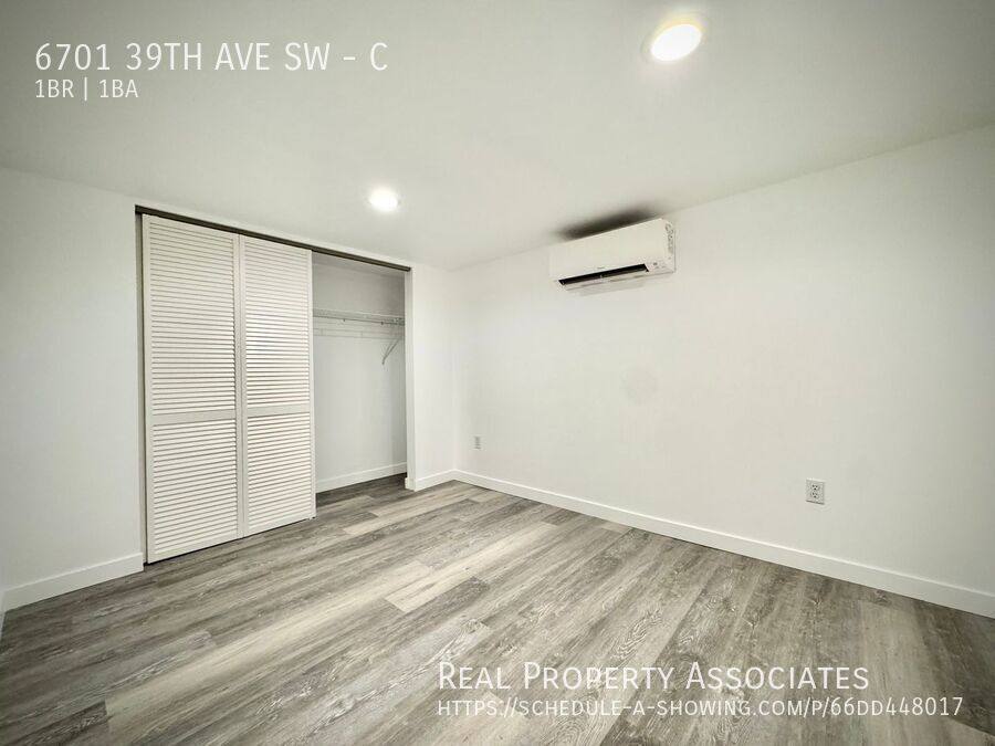 Apartment for rent at 6701 39th Ave SW #C, Seattle, WA 98136