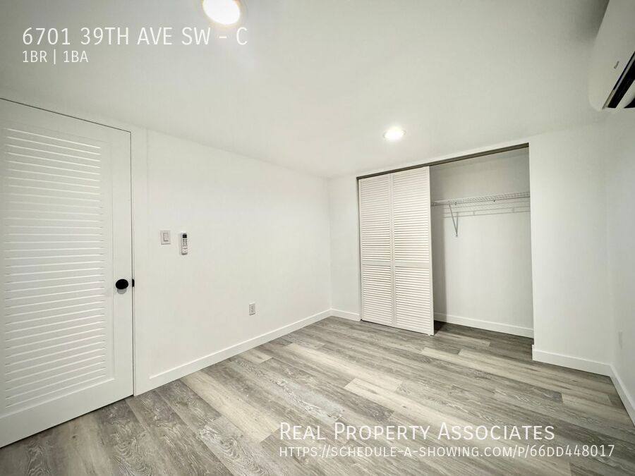 Apartment for rent at 6701 39th Ave SW #C, Seattle, WA 98136