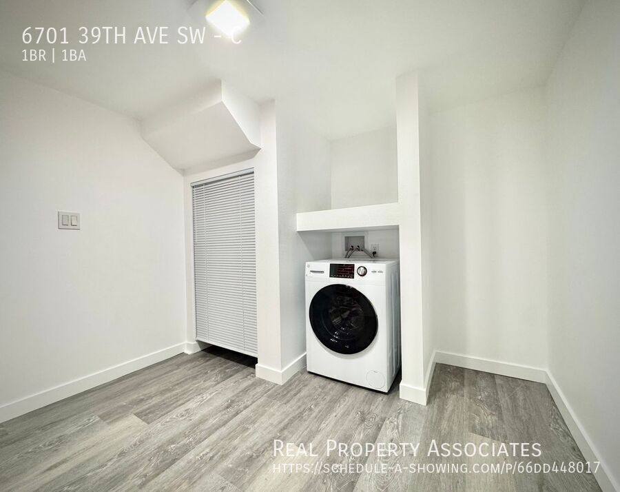 Apartment for rent at 6701 39th Ave SW #C, Seattle, WA 98136