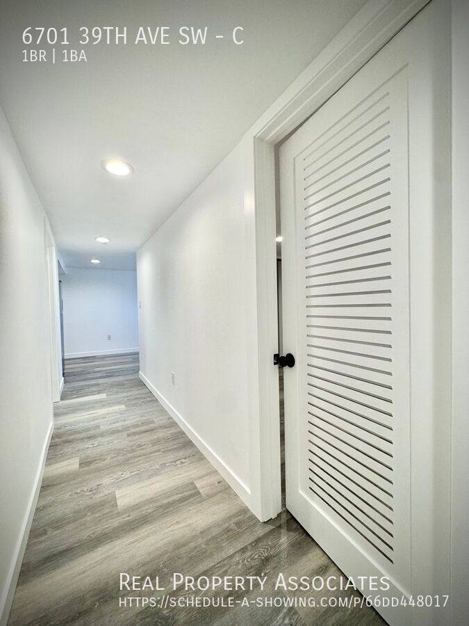 Apartment for rent at 6701 39th Ave SW #C, Seattle, WA 98136