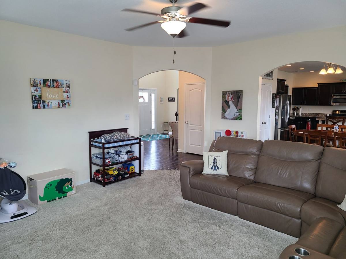 House for rent at 403 Derrick Dr, Sneads Ferry, NC 28460