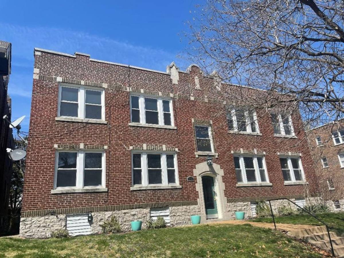 Apartment for rent at 4568 Flad Ave #2E, Saint Louis, MO 63110