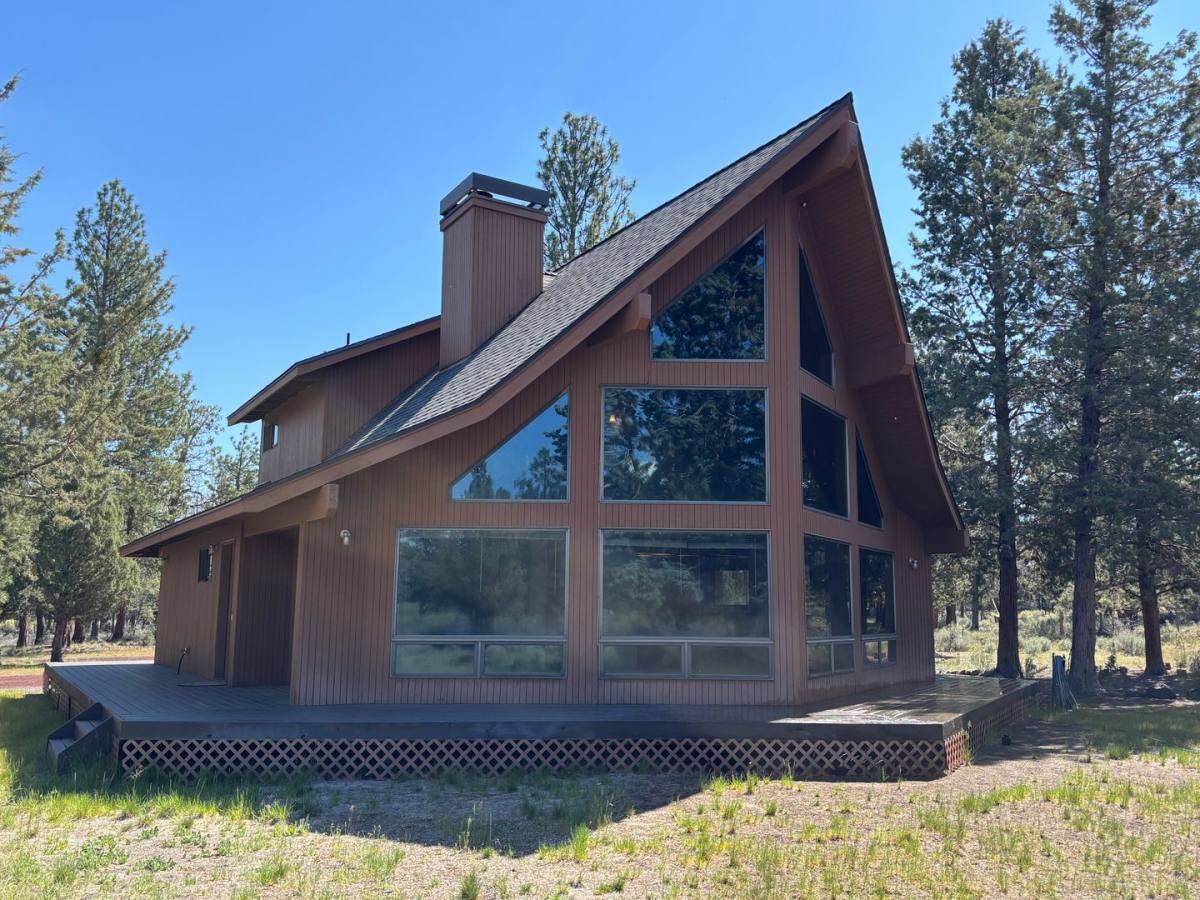 House for rent at 67430 Harrington Loop Rd, Bend, OR 97703