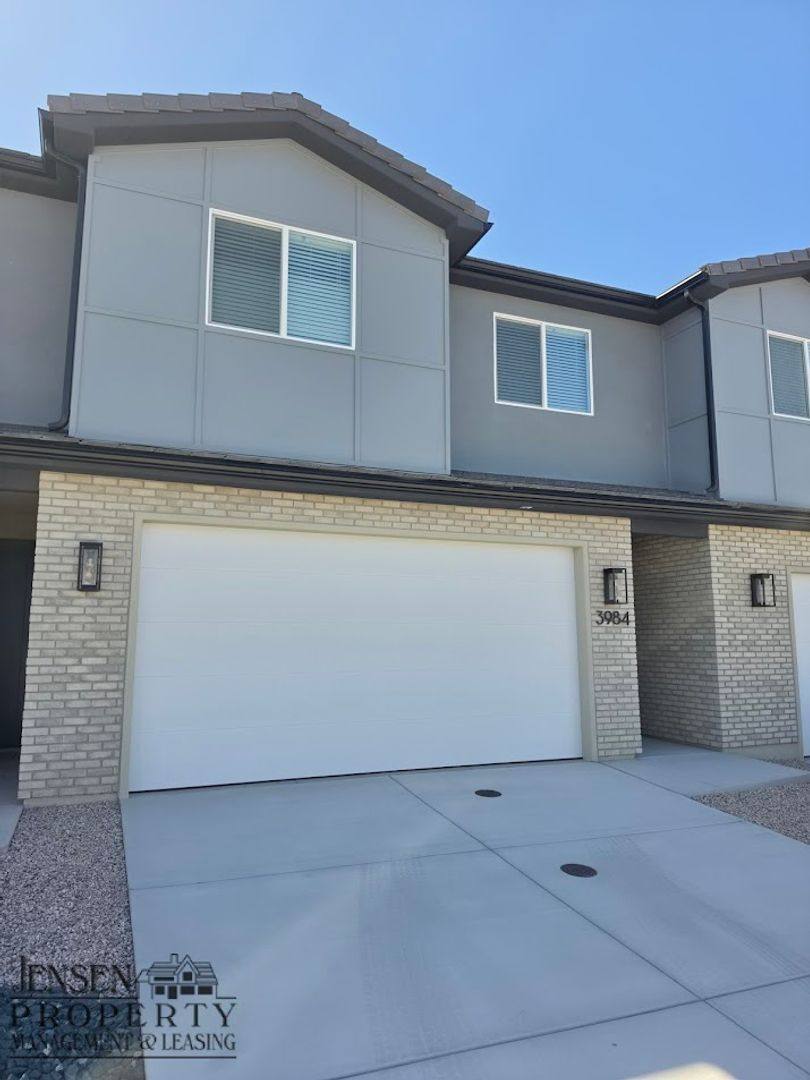 Townhouse for rent at 3984 E Fossil Way, Washington, UT 84780