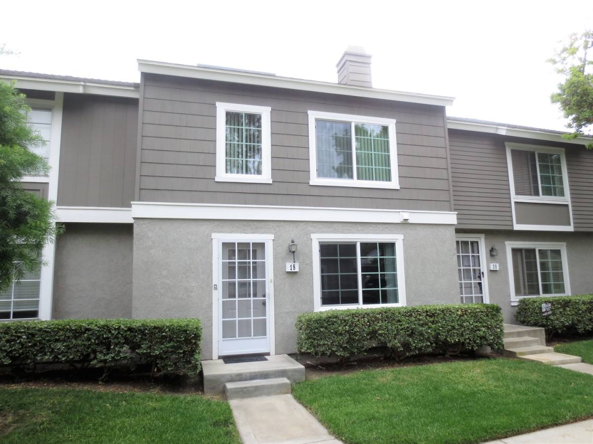Townhouse for rent at 18 Fox Hollow, Irvine, CA 92614