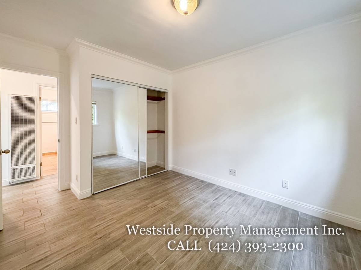 Apartment for rent at 627 Westminster Ave #2, Venice, CA 90291