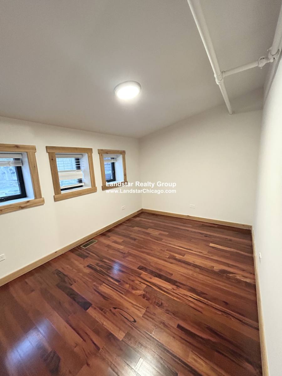 House for rent at 4611 S Ellis Ave, Chicago, IL 60653