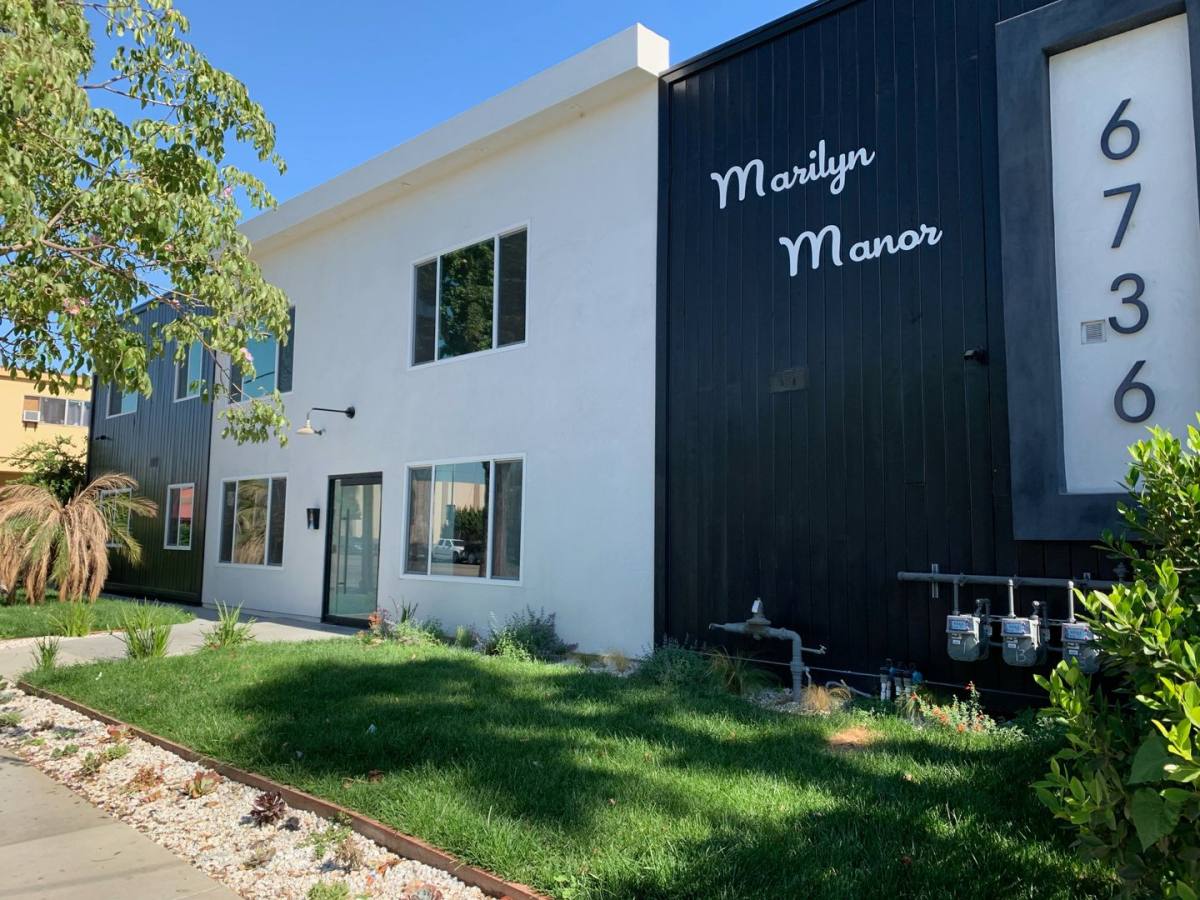Apartment for rent at 6736 Woodley Ave, Van Nuys, CA 91406