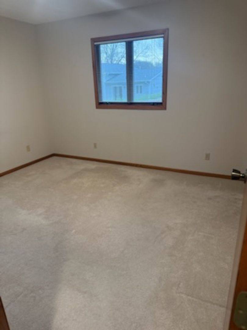 Apartment for rent at 2302 14th Ave N, Clear Lake, IA 50428