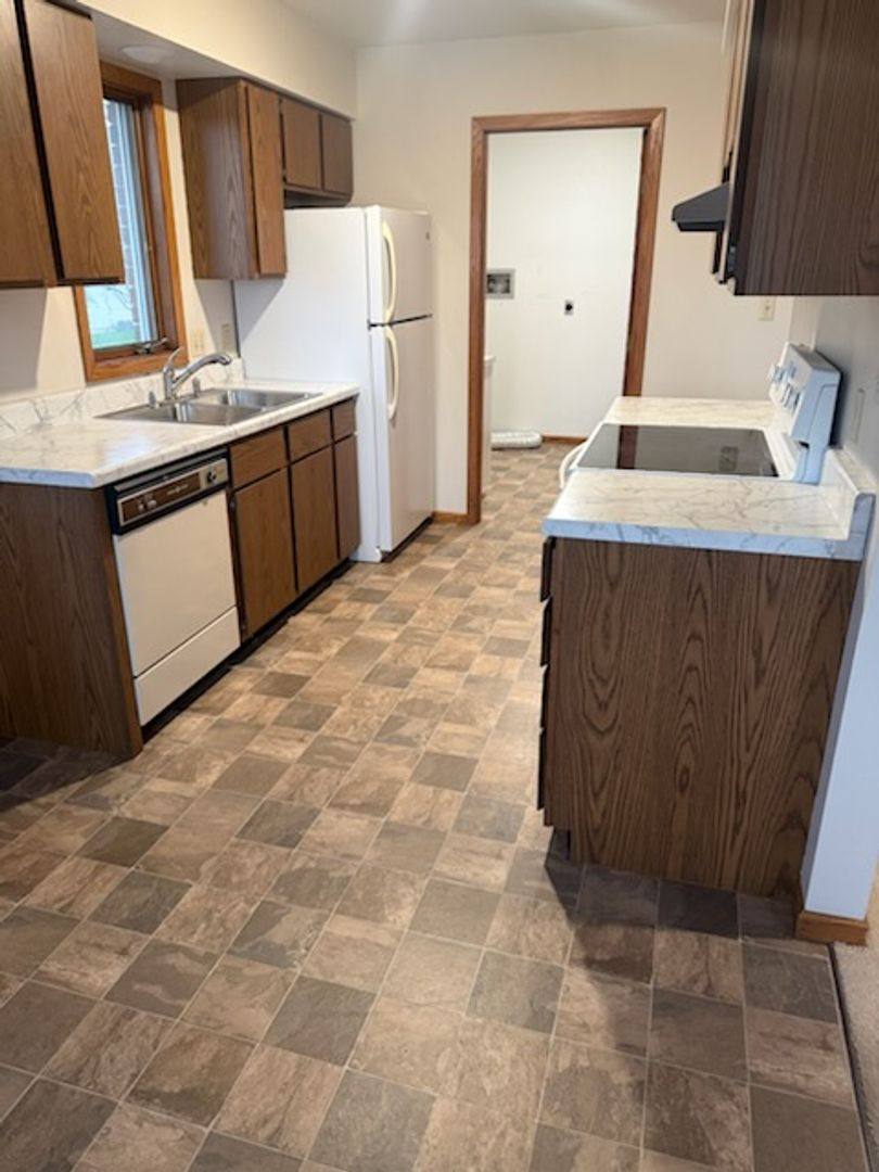 Apartment for rent at 2302 14th Ave N, Clear Lake, IA 50428