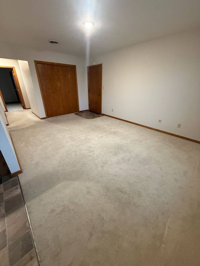 Apartment for rent at 2302 14th Ave N, Clear Lake, IA 50428