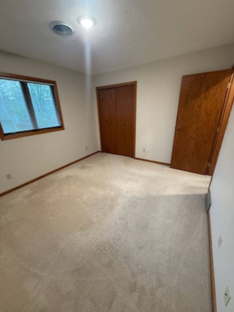 Apartment for rent at 2302 14th Ave N, Clear Lake, IA 50428